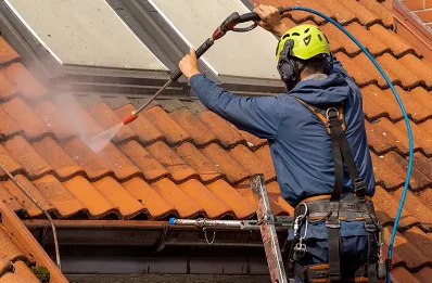 Démoussage et hydrofuge de toiture à Sauqueville